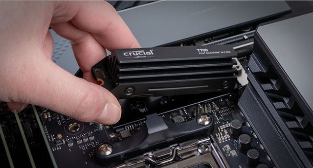 Crucial T700 4TB PCIe Gen5 NVMe M.2 SSD | CT4000T700SSD3
